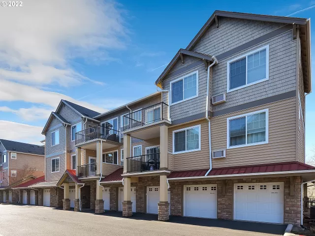 MLS: 22516048 Condo For Sale