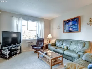 Photo #6: 22516048 Listing