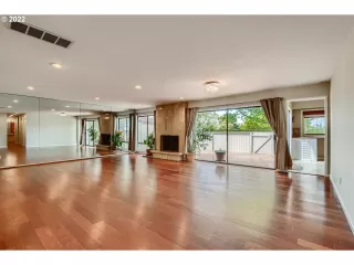 Photo #3: 22517361 Listing