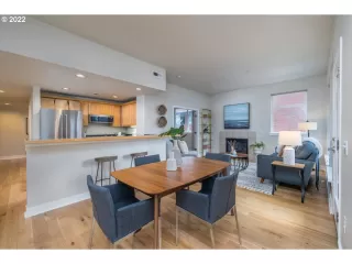 Photo #4: 22517365 Listing