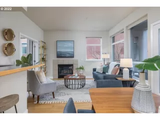 Photo #5: 22517365 Listing