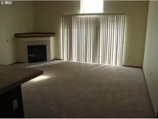 Photo #5: 22518361 Listing