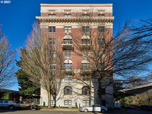 MLS: 22519682 Condo For Sale