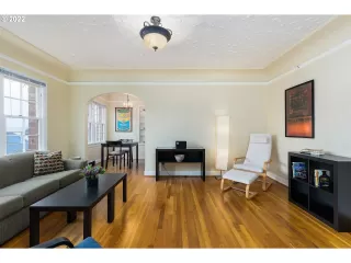 Photo #5: 22519970 Listing