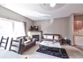 Photo #5: 22520801 Listing