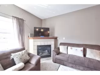 Photo #6: 22520801 Listing