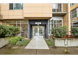 Photo #4: 22521161 Listing