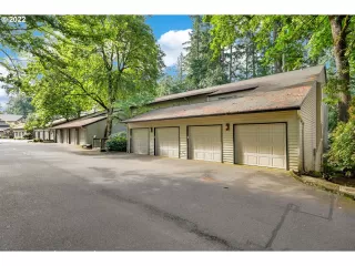 Photo #2: 22522034 Listing