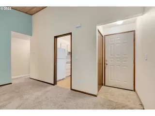 Photo #6: 22522034 Listing