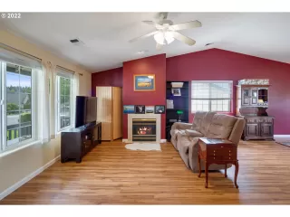 Photo #5: 22522347 Listing