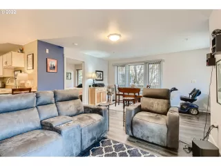 Photo #5: 22522459 Listing 