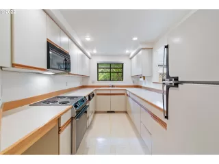 Photo #3: 22522822 Listing