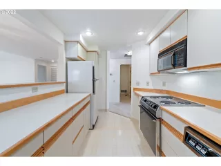 Photo #4: 22522822 Listing