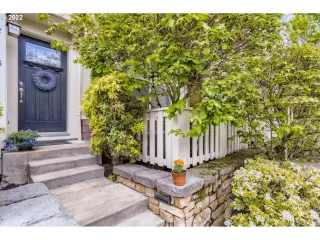 Photo #3: 22523407 Listing