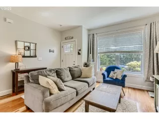 Photo #6: 22523407 Listing