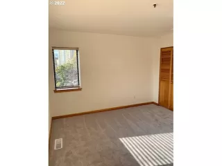 Photo #5: 22523563 Listing