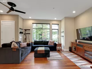 Photo #2: 22523991 Listing