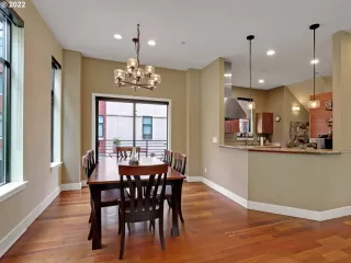 Photo #4: 22523991 Listing