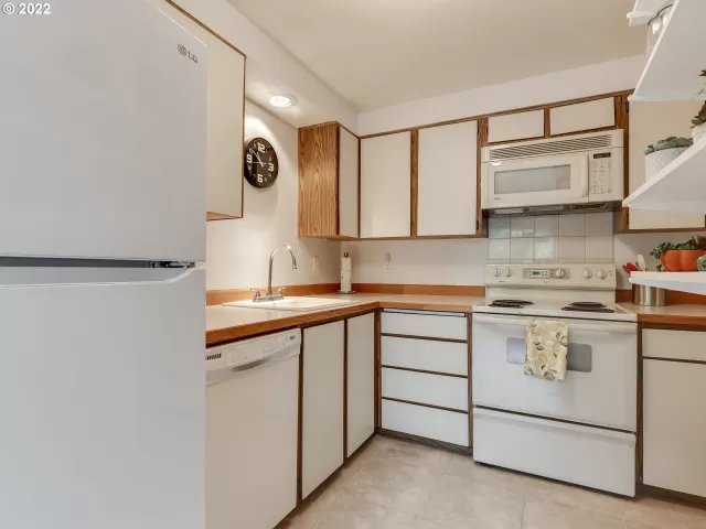 MLS: 22524270 Condo For Sale
