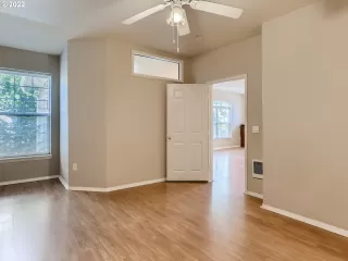 Photo #5: 22524771 Listing