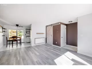 Photo #4: 22524874 Listing