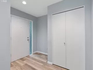 Photo #5: 22524887 Listing