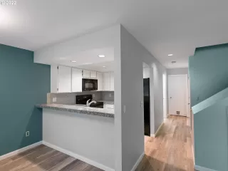 Photo #6: 22524887 Listing