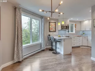 Photo #6: 22526355 Listing