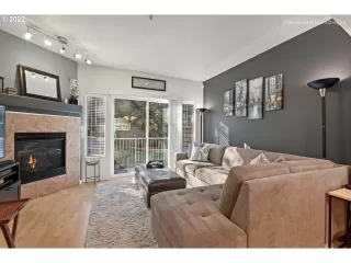 Photo #5: 22526687 Listing 