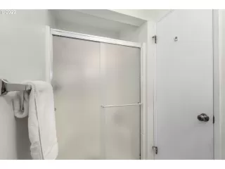 Photo #4: 22526831 Listing