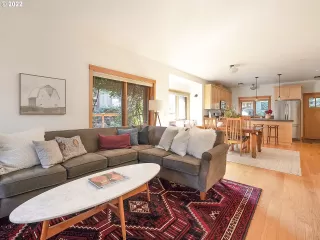 Photo #5: 22526851 Listing