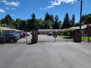 Photo #4: 22527563 Listing