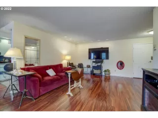 Photo #4: 22527680 Listing