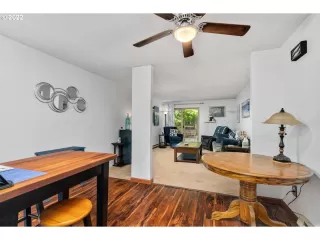 Photo #5: 22528352 Listing 