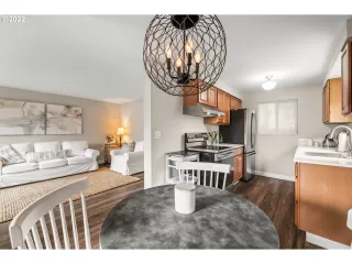 Photo #2: 22528464 Listing