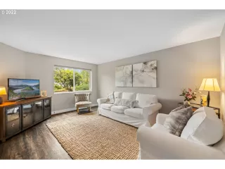 Photo #4: 22528464 Listing