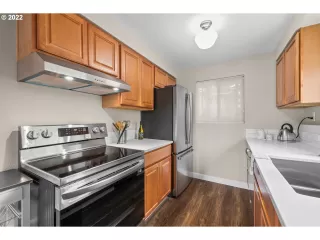 Photo #6: 22528464 Listing