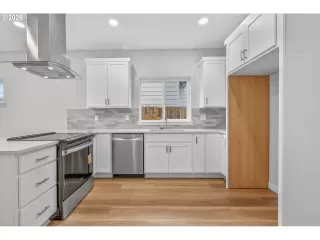 Photo #6: 225299844 Listing 