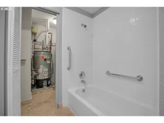 Photo #4: 225301041 Listing 