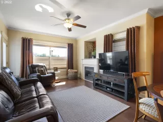 Photo #2: 22530936 Listing