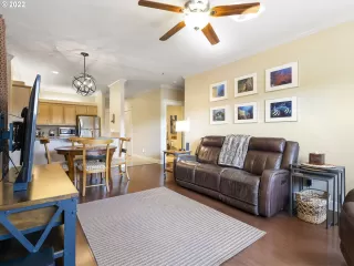 Photo #4: 22530936 Listing