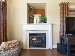 Photo #5: 22530936 Listing