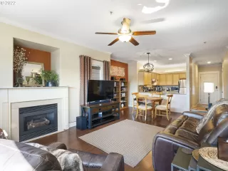 Photo #6: 22530936 Listing