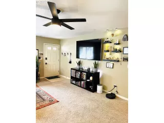 Photo #2: 22532378 Listing