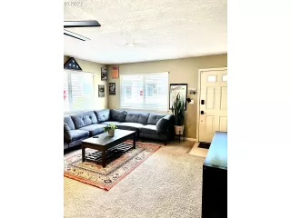 Photo #4: 22532378 Listing