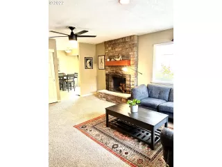 Photo #5: 22532378 Listing