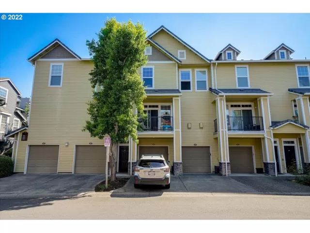 MLS: 22533293 Condo For Sale