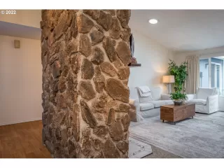 Photo #2: 22533341 Listing