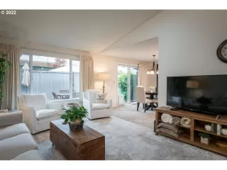 Photo #6: 22533341 Listing