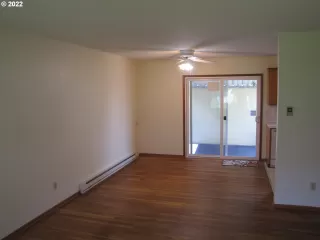 Photo #5: 22533806 Listing